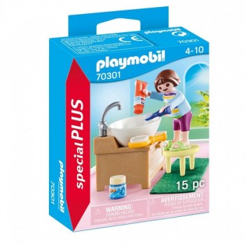PLAYMOBIL NIÑA CON LAVAVO 70301
